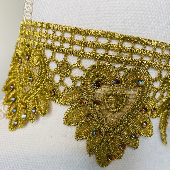 Handmade Lace Choker - Picture 4 of 6